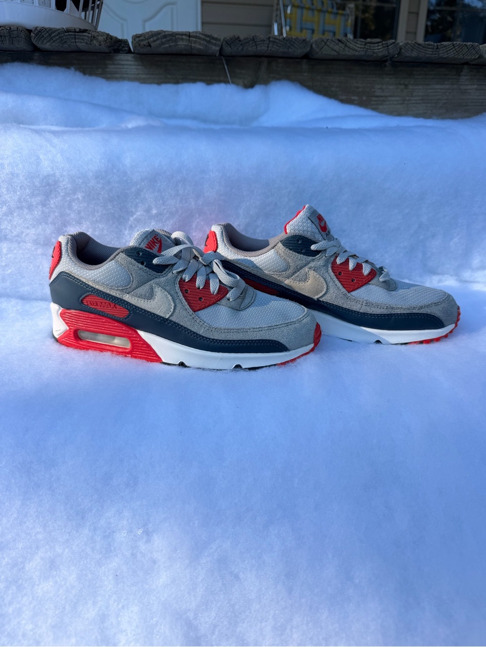 Nike Men’s Gray and Red Air Max Style Sneakers size 7
